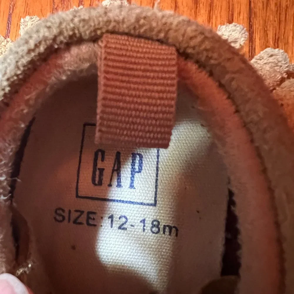 Baby Gap camel brown suede infant bear cub fringe moccasins 12-18 month